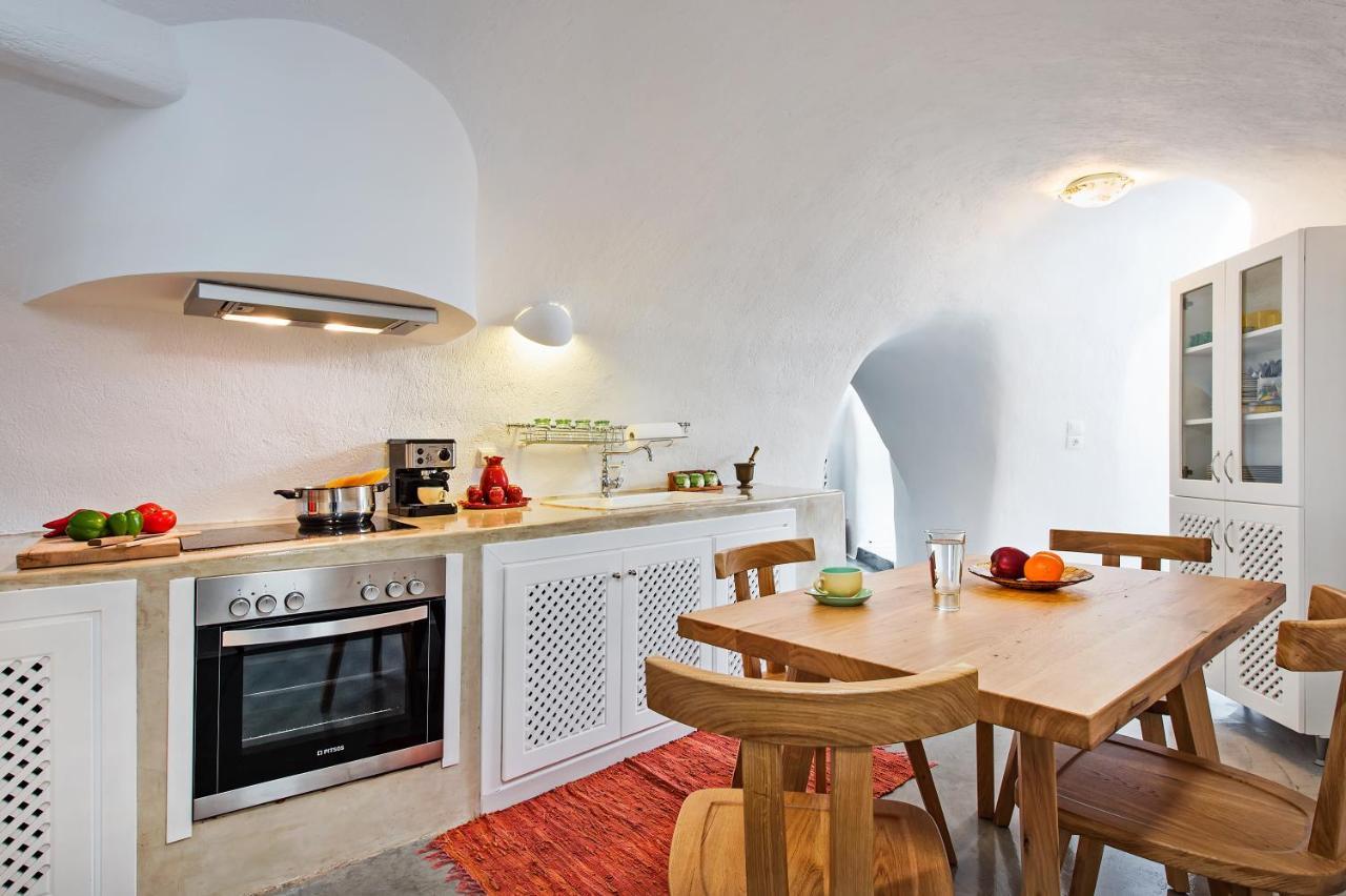Revelis Villa & Canava Фира Екстериор снимка