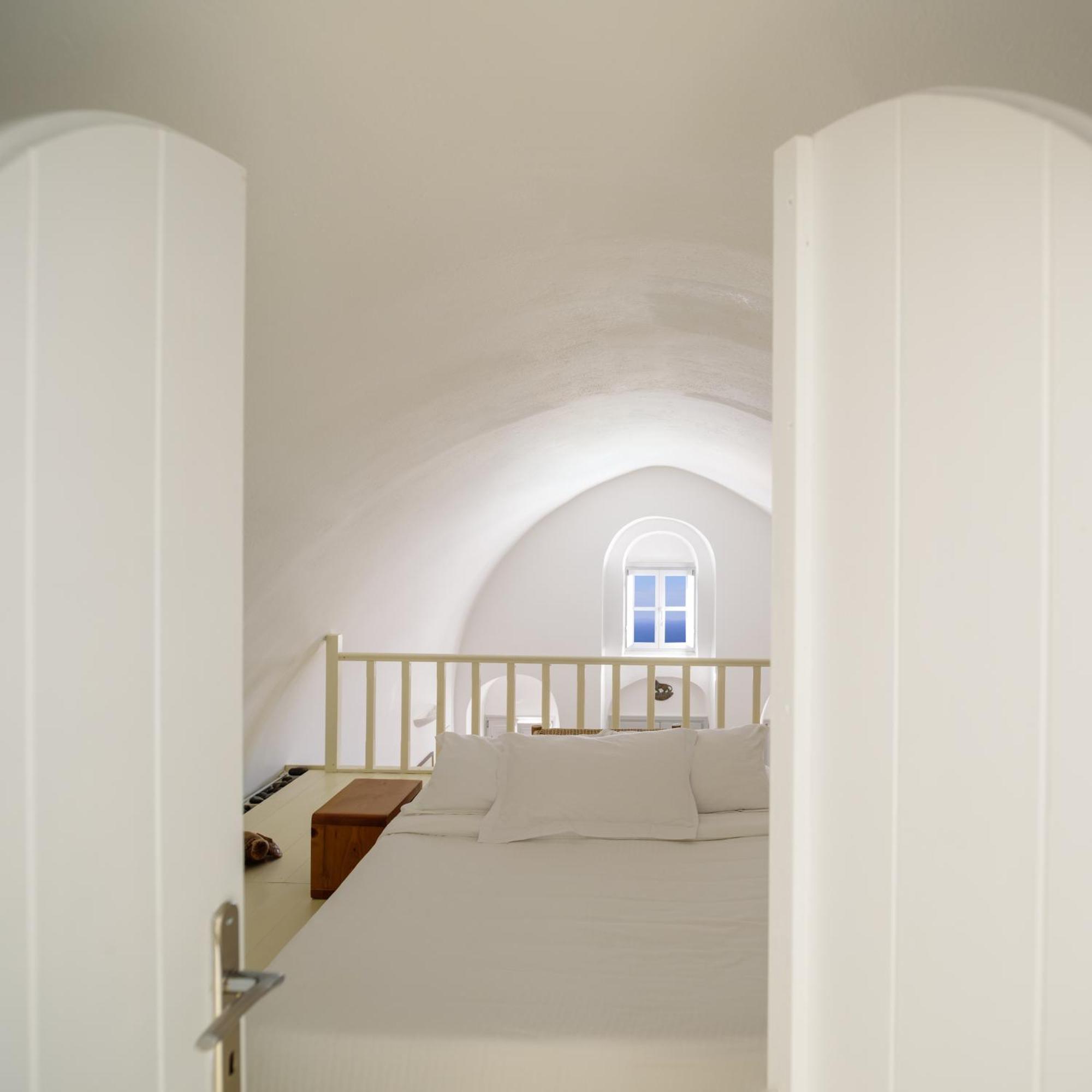 Revelis Villa & Canava Фира Стая снимка